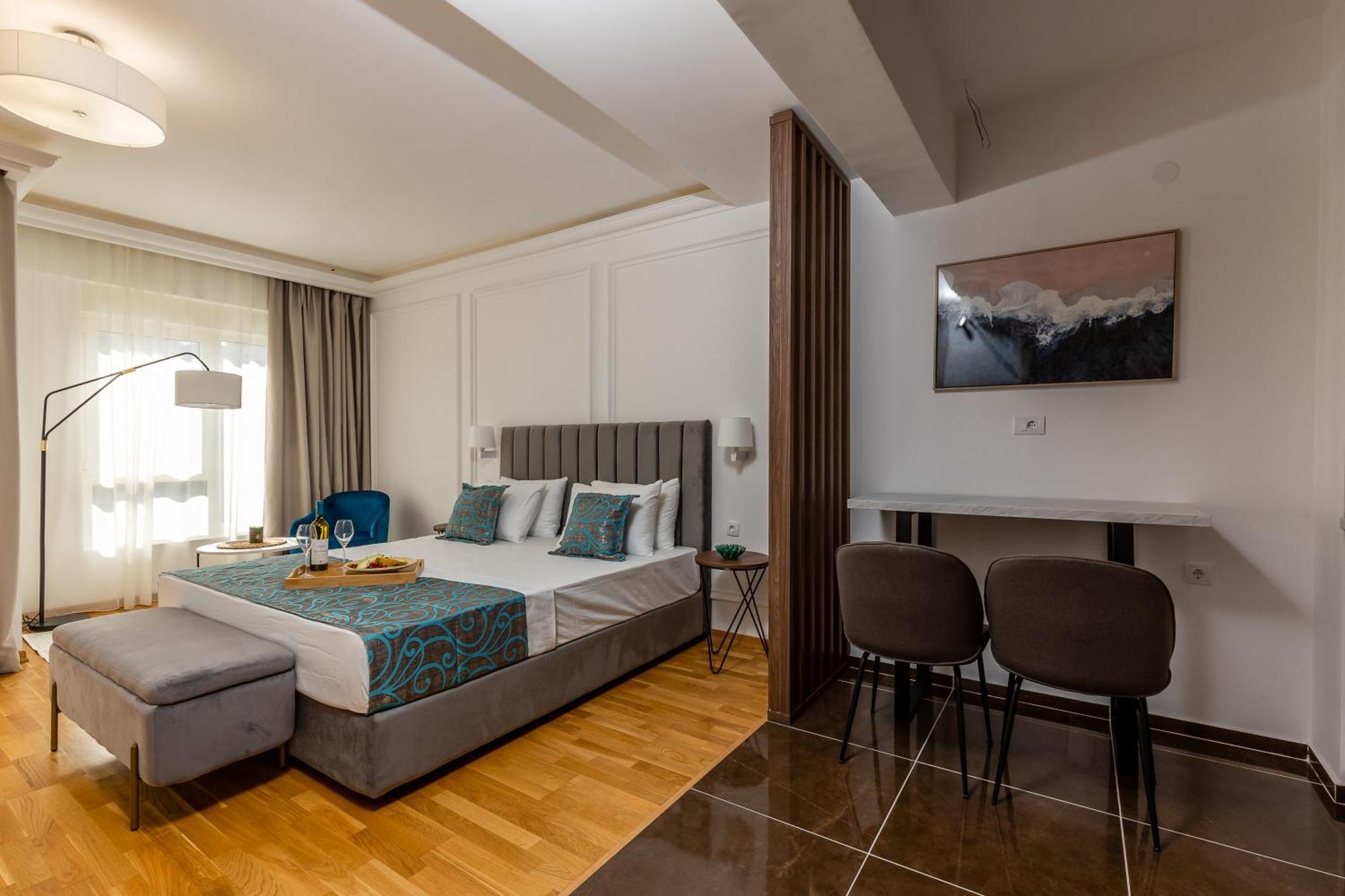 Status Apartment *